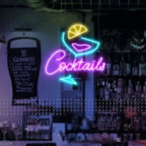 custom-cocktail-neon-sign