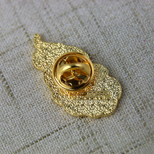 Lapel Pins for Auspicious Clouds