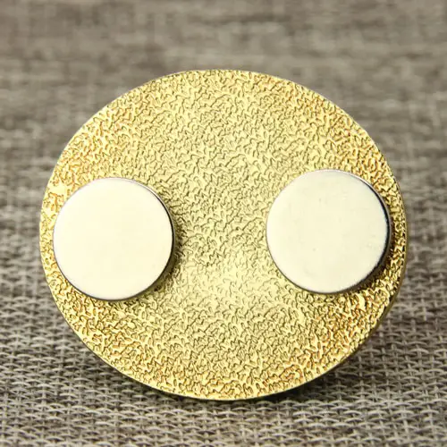 La Alumnae Lapel Pins