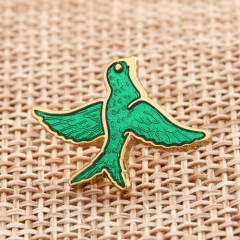 Bird shirt pins