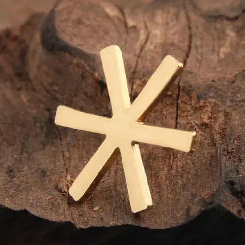 Anstecknadeln in Blumenform