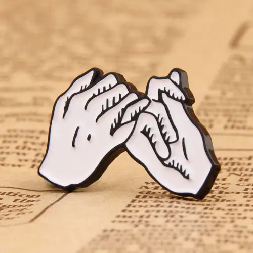 Versprechen Sie individuelle Emaille-Anstecker