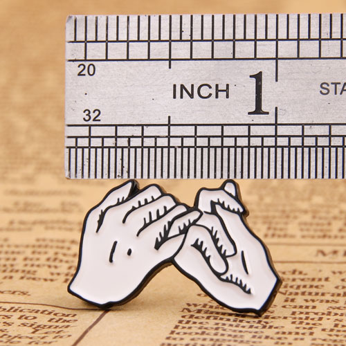 Versprechen Sie individuelle Emaille-Anstecker