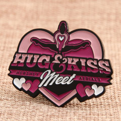 Hug And Kiss Lapel pins